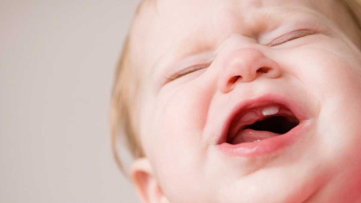 Baby teething2