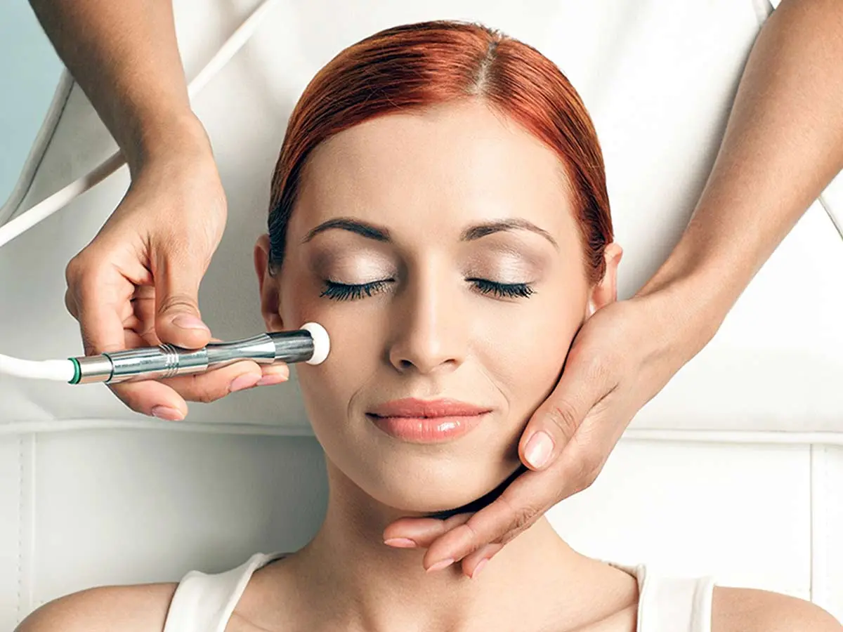 تاثیر میکرودرم ابریژن برای روشن کردن پوست